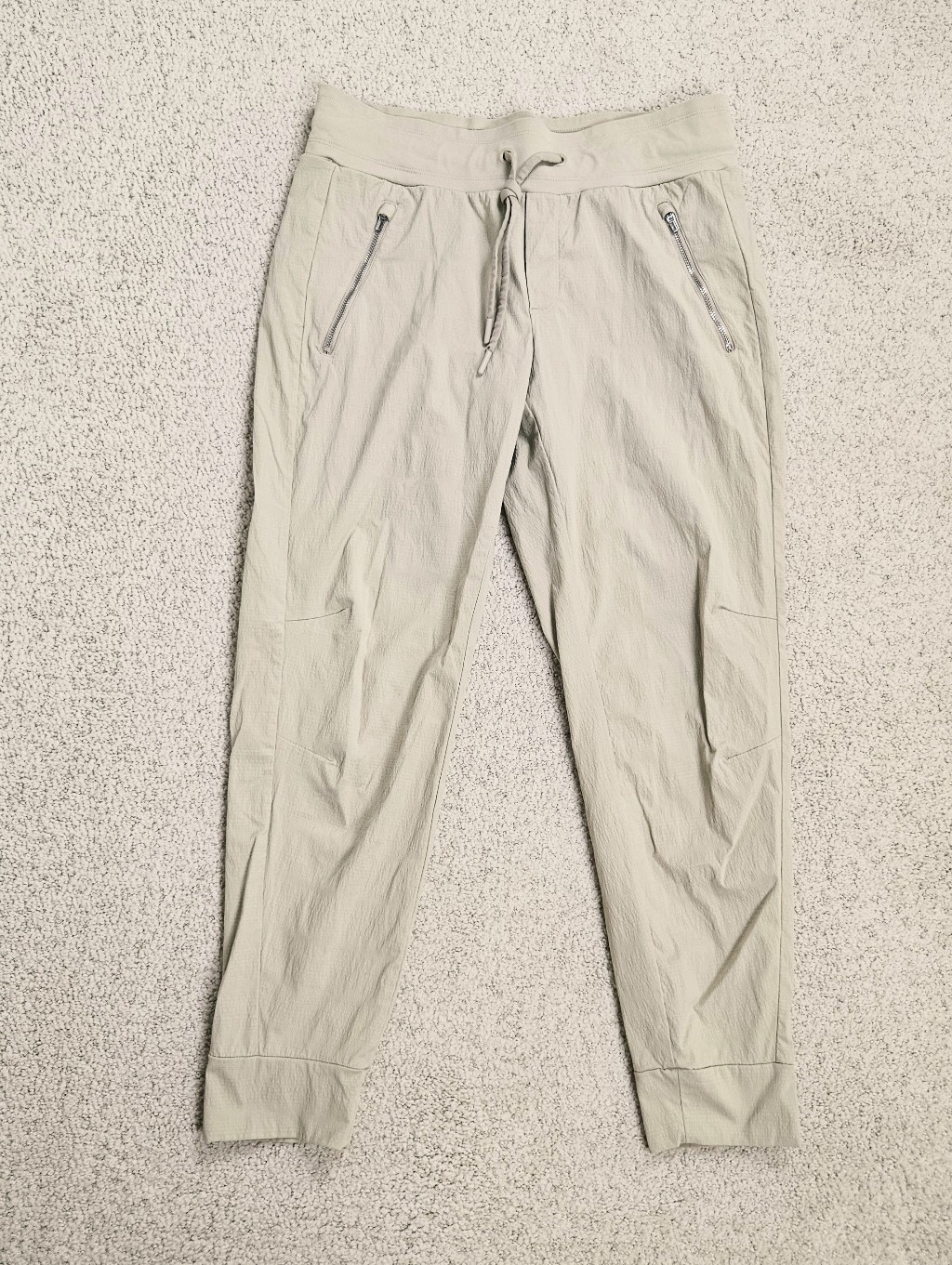 Athleta Trekkie North Jogger Womens 8 Khaki Beige Mid Rise Pants